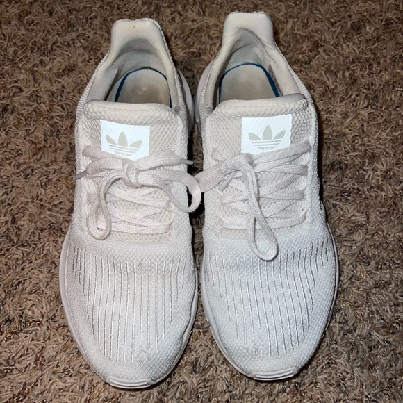 Adidas shoes - Picture 2 of 8